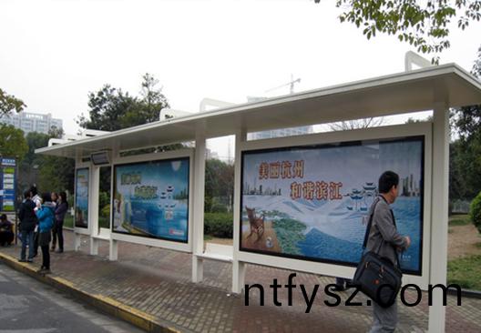 城市(shi)公共(gong)交通(tong)的耐用與美(mei)觀結(jié)郃(he)體